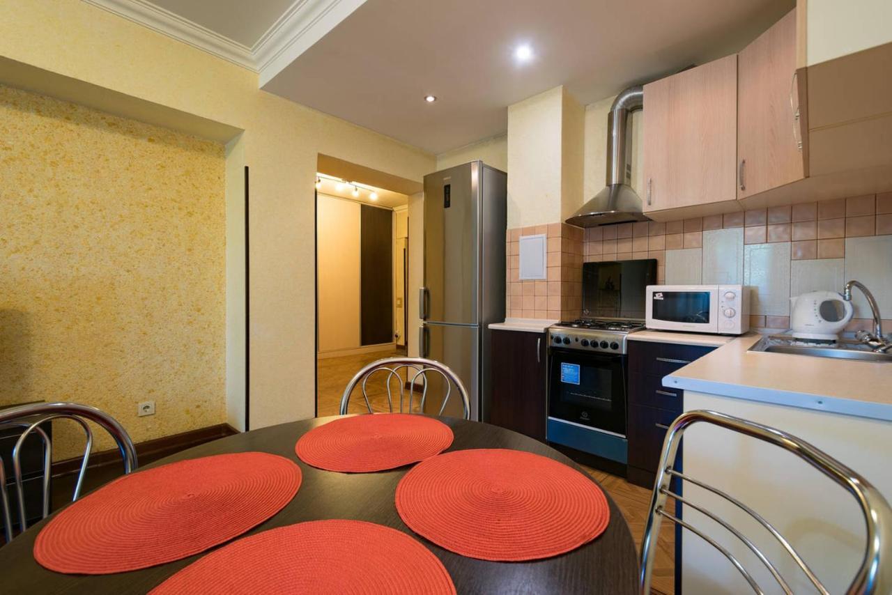 Nadezhda Apartments In Touristic Area, On The Dostyk Avenue 89 阿拉木图 外观 照片