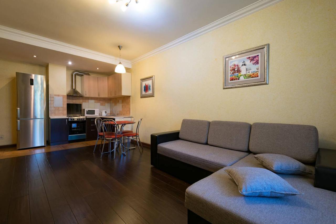 Nadezhda Apartments In Touristic Area, On The Dostyk Avenue 89 阿拉木图 外观 照片