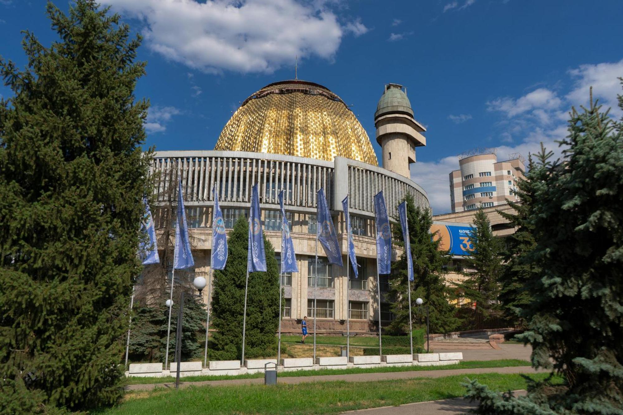 Nadezhda Apartments In Touristic Area, On The Dostyk Avenue 89 阿拉木图 外观 照片